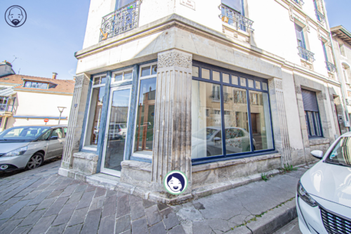 Charmant local commercial idéalement situé en plein coeur de