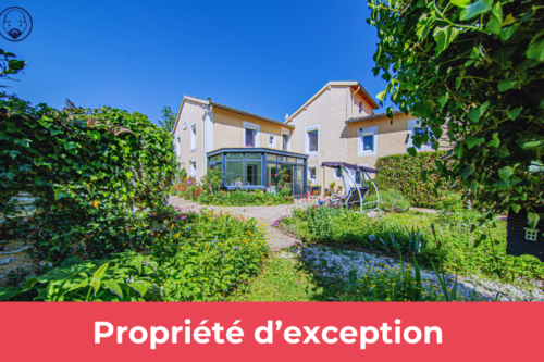 Magnifique propriété implantée sur un vaste terrain paysager