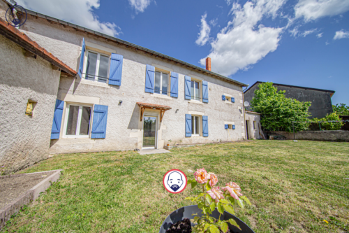 Grande maison de village implantée sur un jardin de 623 m2,