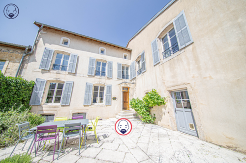 Maison de village dite ‘bourgeoise’ à seulement 15 minutes d