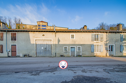 Maison de village avec grange – 338 m2