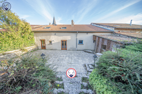 Ancienne fermette rénovée – 5000 m2 de terrain – Idéal cheva