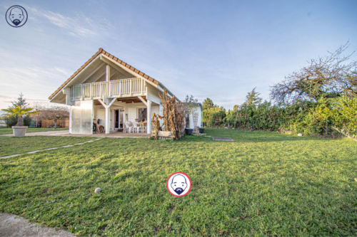 CHALET PROCHE COMMERCY TERRAIN CLOS AVEC DEPENDANCES