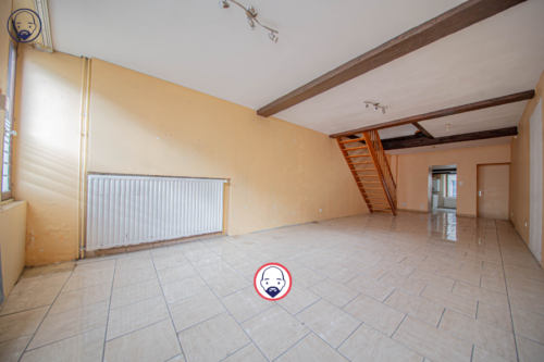 Maison de ville avec cour et garage