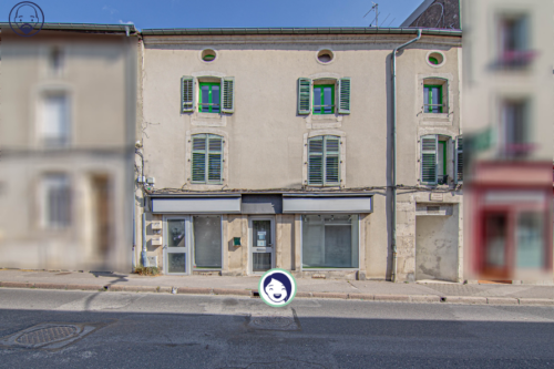 Local commercial idéalement situé au coeur de la ville de Co