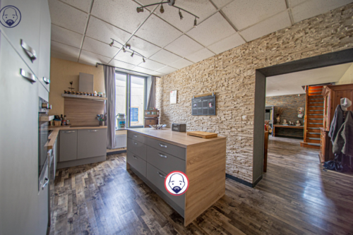 Maison de ville avec cour et garage