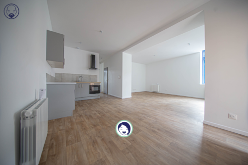 Appartement entièrement rénové, de type F4, situé au 1er éta