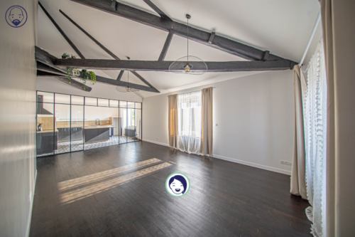 Appartement en duplex entièrement rénové à Dommartin-Lès-Tou